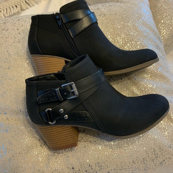 Indigo black suede ankle booties - Picture 3 of 7